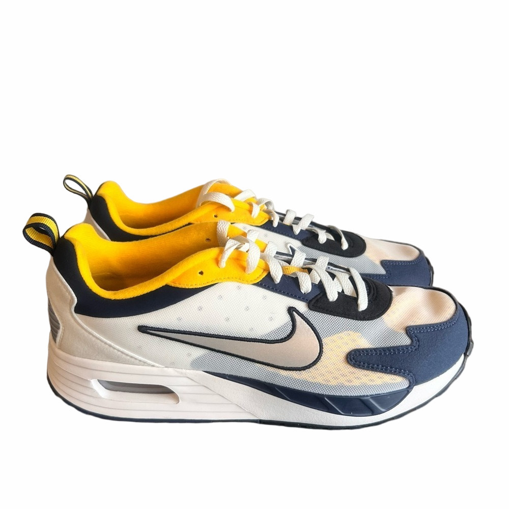 Nike NEW Men's Air Max Solo Michigan Wolverines Shoe Size 10.5 #058